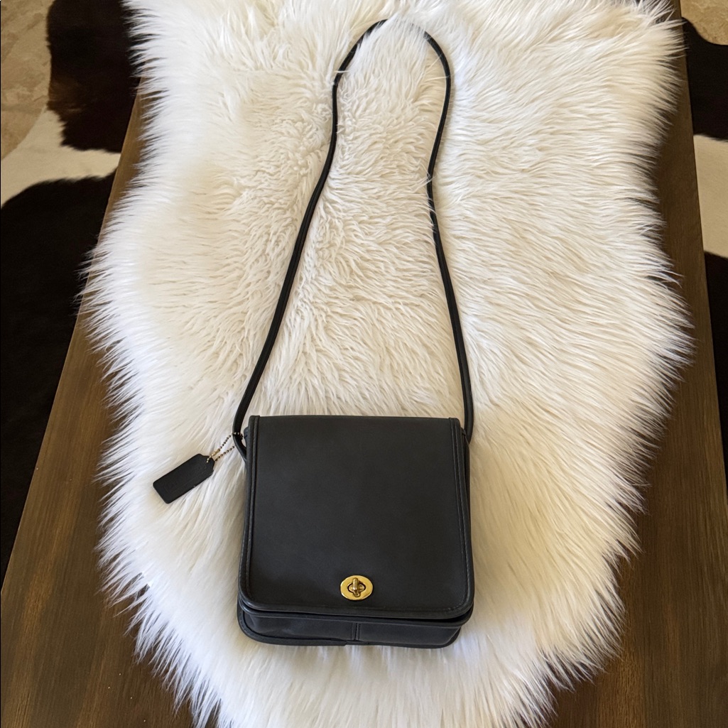 Vintage Coach Black Leather Crossbody Bag 9620
